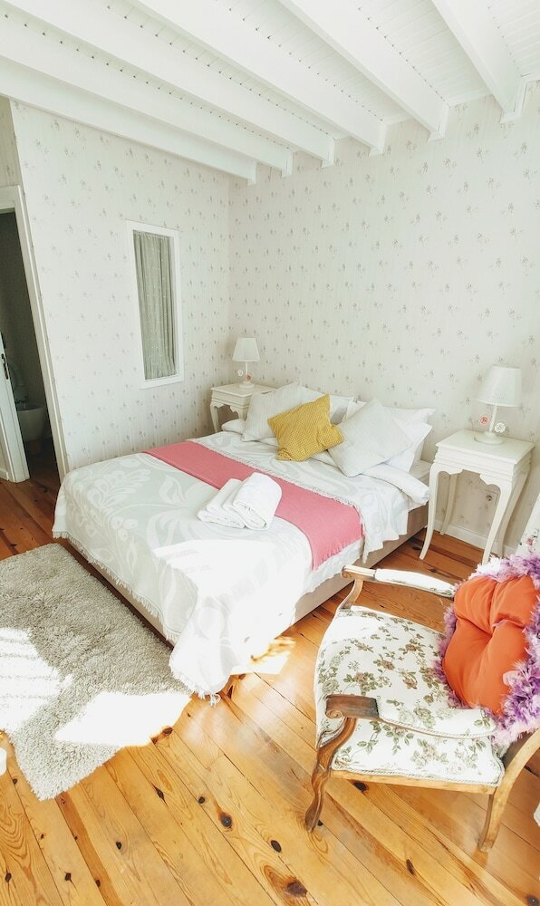 Hotel Lotus Restaurant & Home
