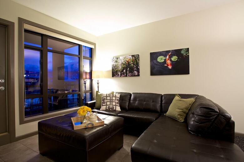 Apartamento Perched Above The Pool At Playa #403