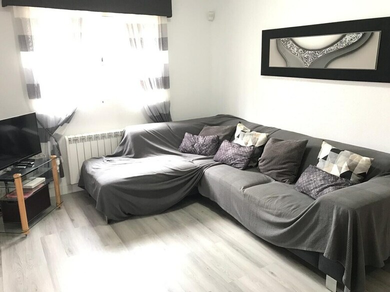 Residencia Beautiful 3-bed House With Communal Pool