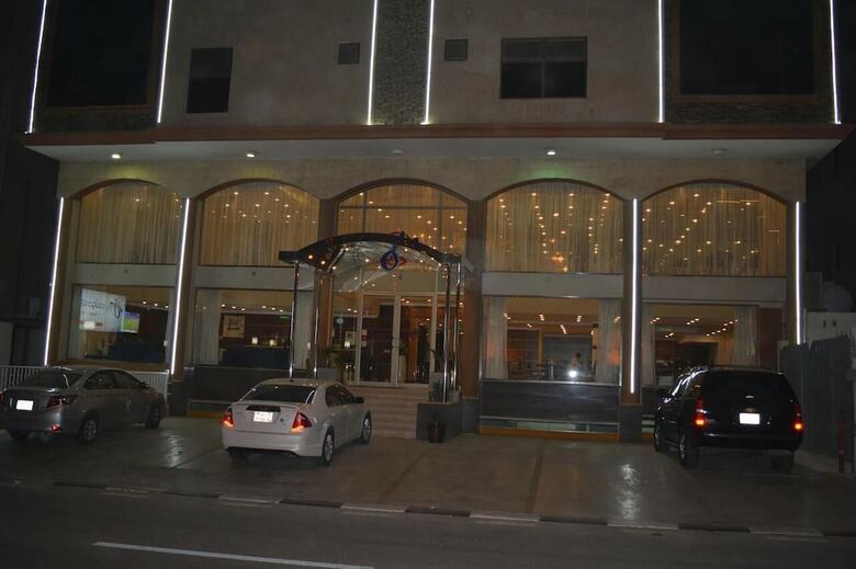 Golden Al-jury Hotel