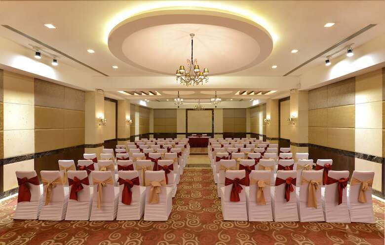 Hotel Leisure Inn West Gurgaon