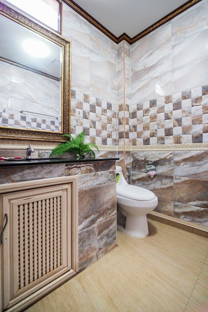 Hotel Oyo 836 Pk Residence