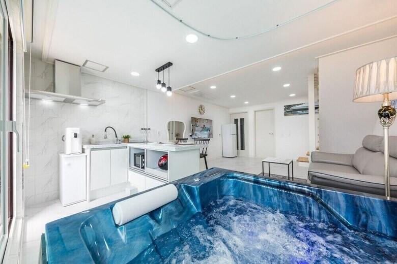 Arco Poolvilla Pension