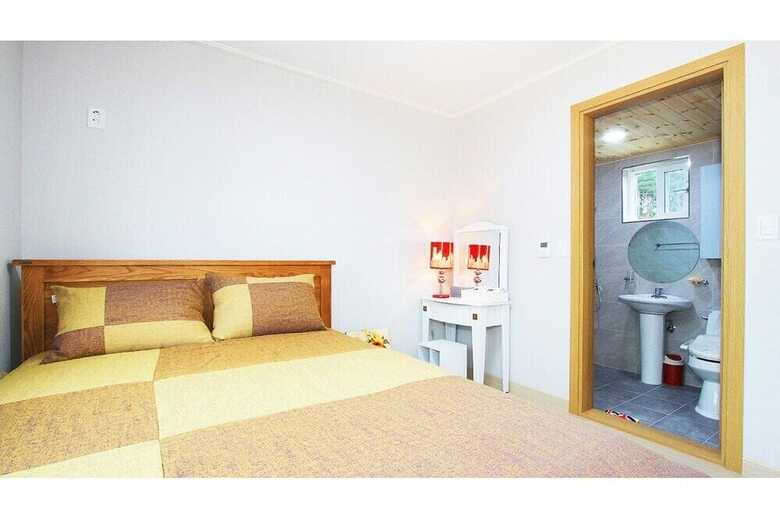 Camino Poolvilla Pension