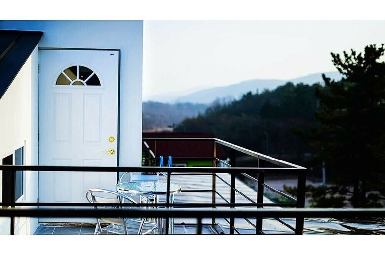 Camino Poolvilla Pension