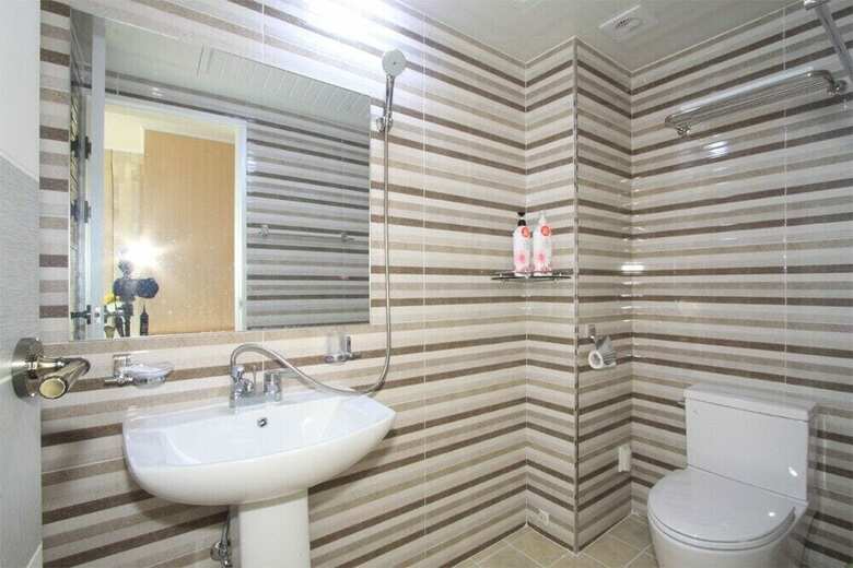 Jangmi (Blue Road Town Pension