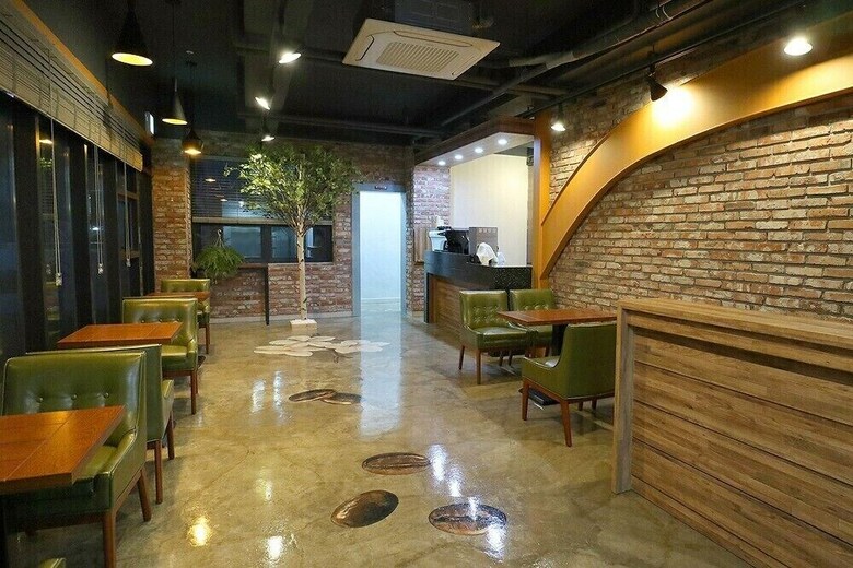 Hayanjip (Blue Road Town Pension