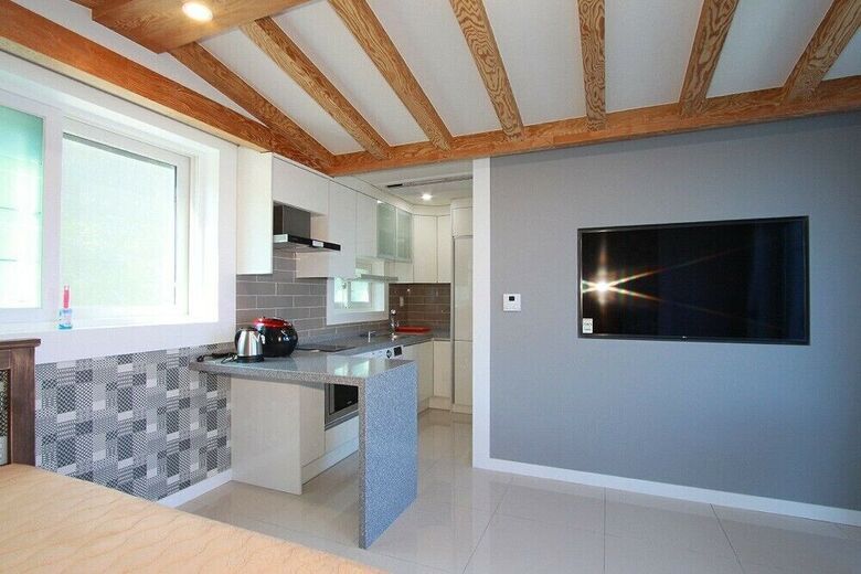 Hayanjip (Blue Road Town Pension