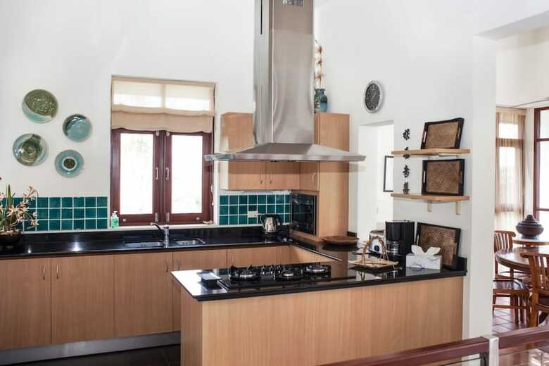 3 Bedroom Sunrise Sea View Villa Mussourie