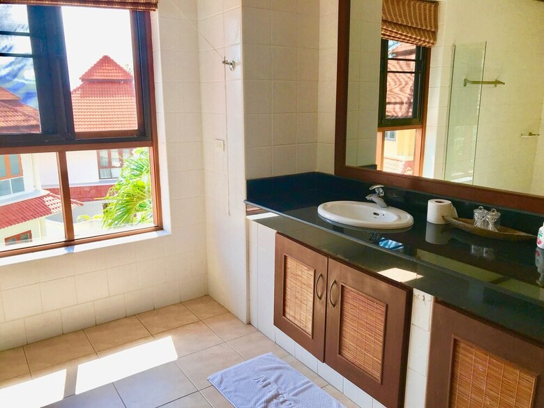 4 Bedroom Villa On Beachfront Resort Tg39