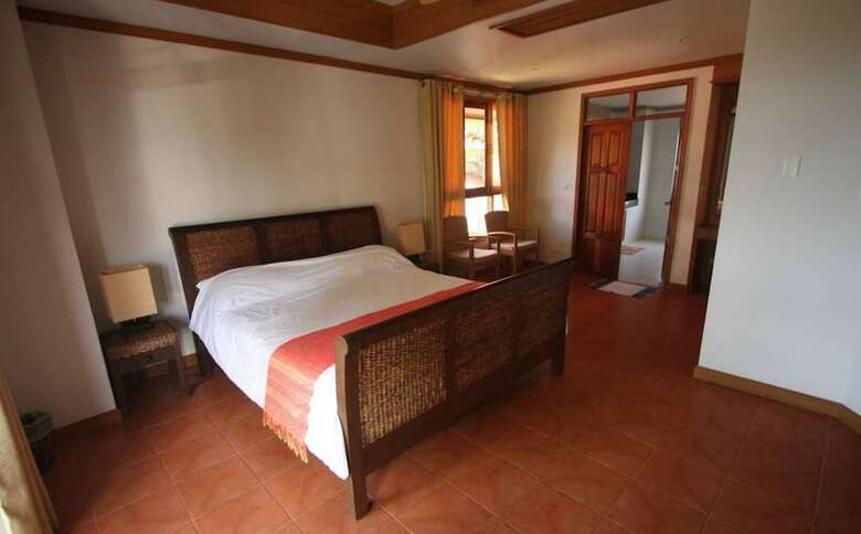 6 Bedroom Twin Villas On Beach Front Resort 11/12