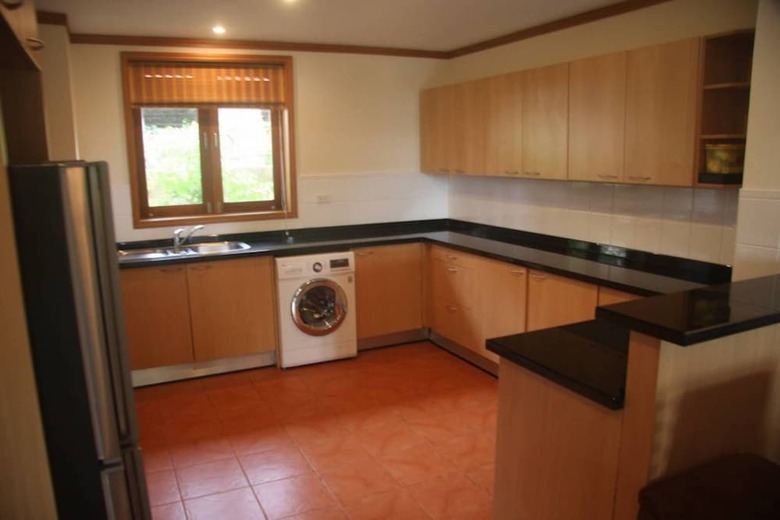 6 Bedroom Twin Villas On Beach Front Resort 11/12