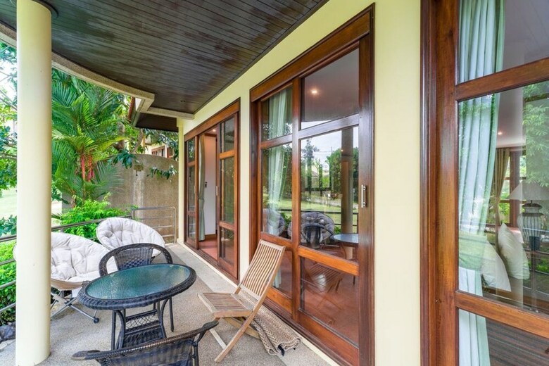 6 Bedroom Twin Villas On Beach Front Resort 11/12