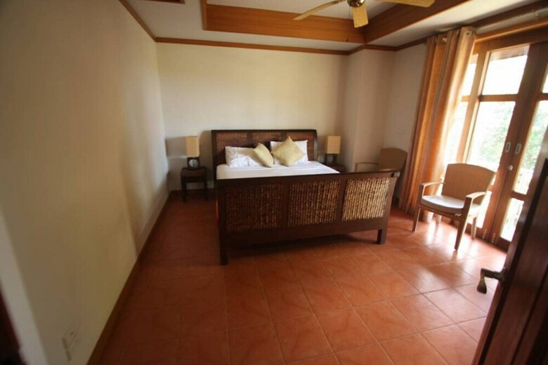 6 Bedroom Twin Villas On Beach Front Resort 11/12