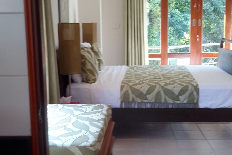 6 Bedroom Twin Villas On Beach Front Resort 11/12