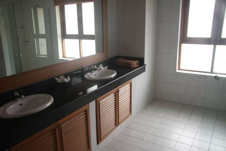 6 Bedroom Twin Villas On Beach Front Resort 11/12