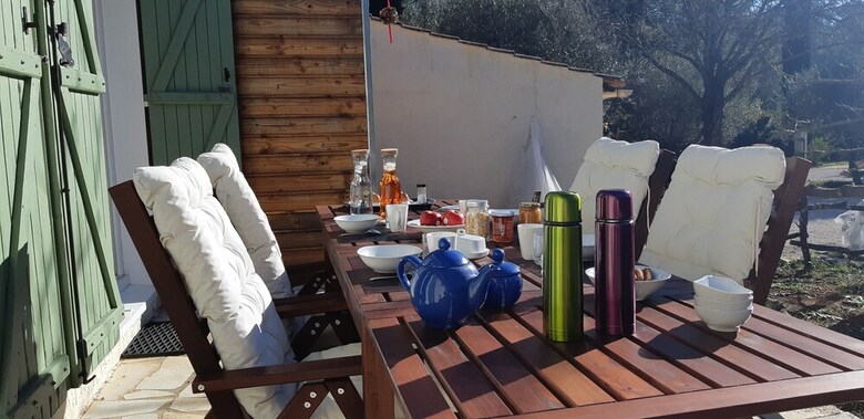 Bed & Breakfast Au Mas Des Voyageurs