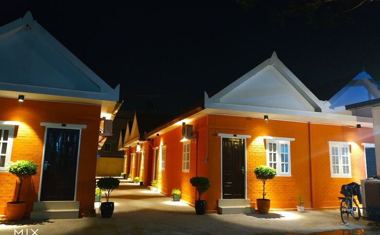 Sunrise Square Motel