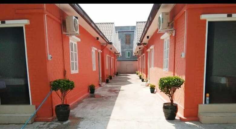 Sunrise Square Motel