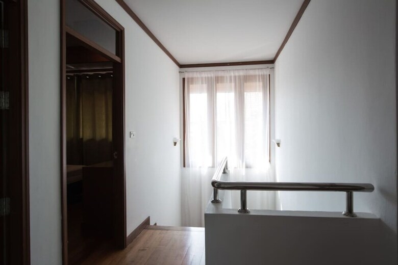 6 Bedroom Twin Villas On Beach Front Resort 25/12