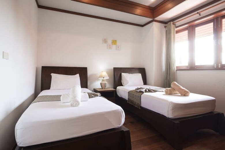 6 Bedroom Twin Villas On Beach Front Resort 25/12