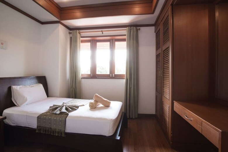 6 Bedroom Twin Villas On Beach Front Resort 25/12