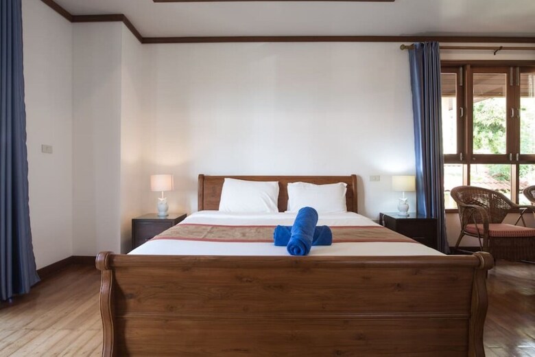 6 Bedroom Twin Villas On Beach Front Resort 25/12