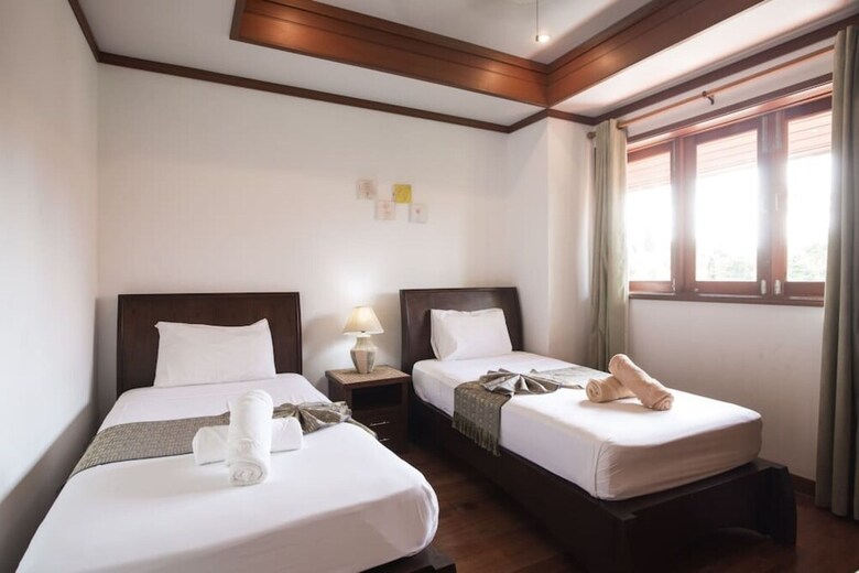 6 Bedroom Twin Villas On Beach Front Resort 25/12