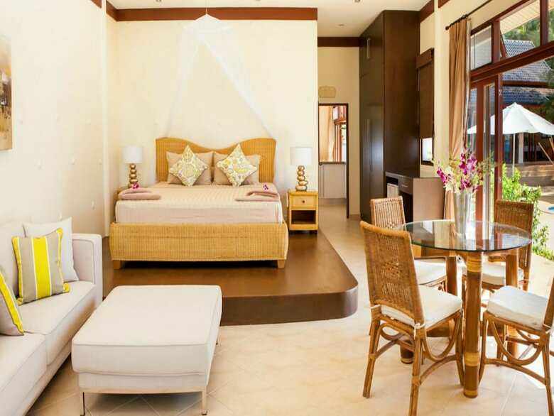 3 Bedroom Beach Front Villa Sea Breeze