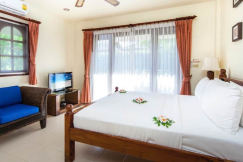 8 Bedroom Twin Villas On Samrong Bay Beach Front Resort