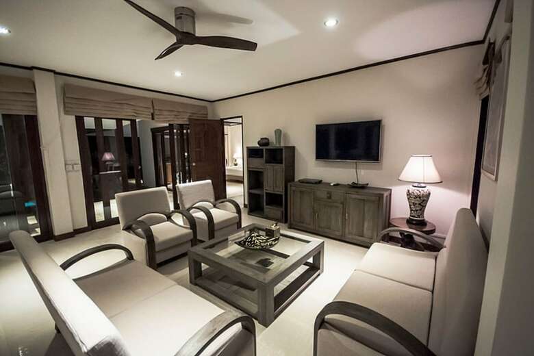 8 Bedroom Twin Villas On Samrong Bay Beach Front Resort