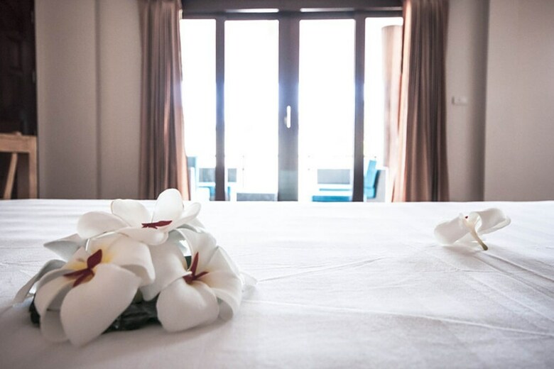 8 Bedroom Twin Villas On Samrong Bay Beach Front Resort