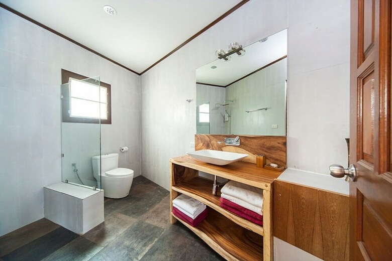 8 Bedroom Twin Villas On Samrong Bay Beach Front Resort