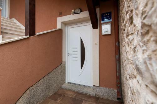 Apartment Luka Arbanasi