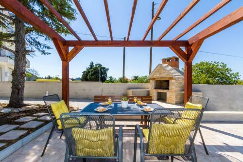 Holiday Home Mestrovic