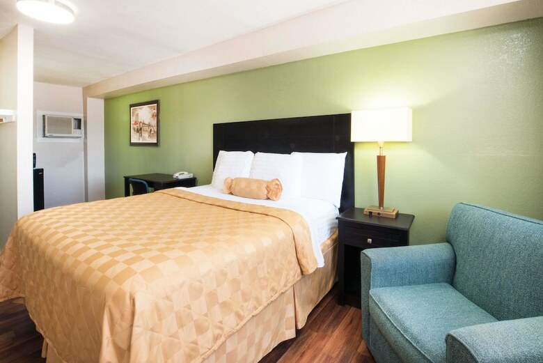 Motel Executive Inn And Kitchenette Suites