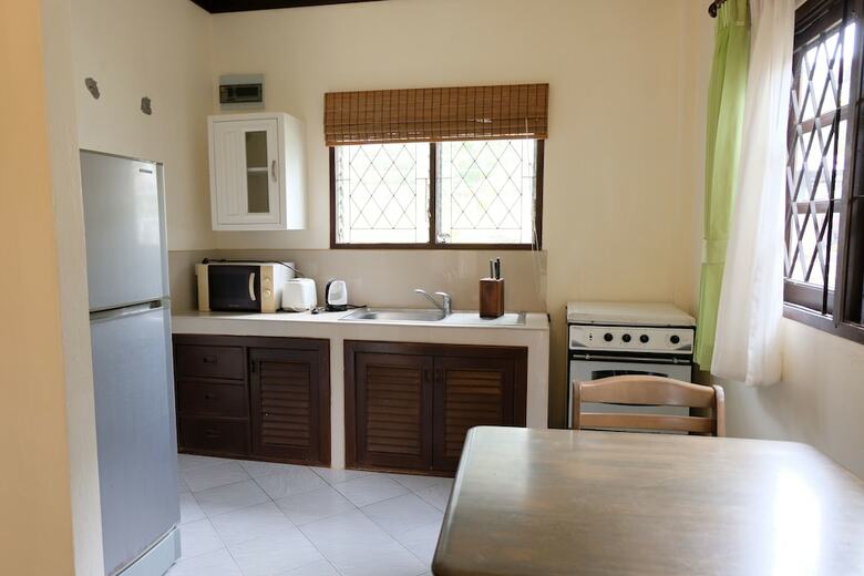 Hotel Baan Poon Baan Sabai
