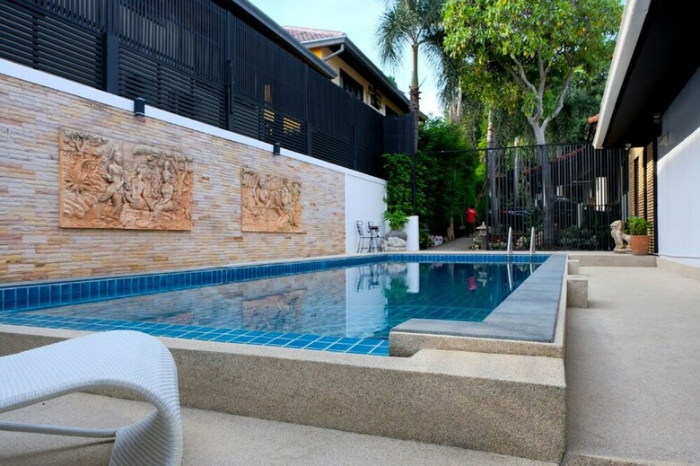 Hotel Baan Poon Baan Sabai