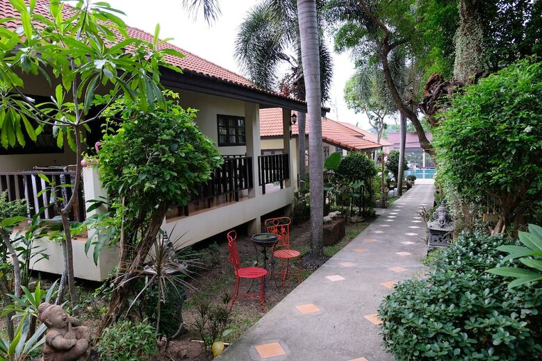 Hotel Baan Poon Baan Sabai