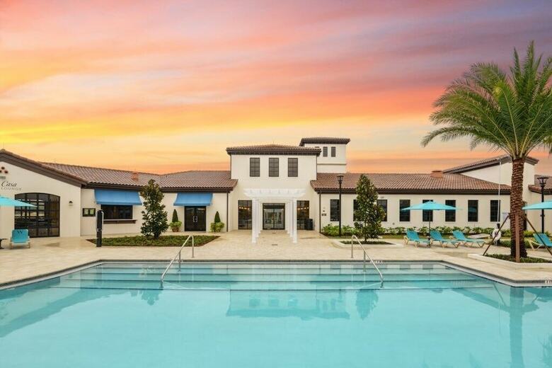 Villa 8 Bedroom Vacation Home In Windsor At Westside