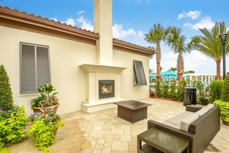 Villa 8 Bedroom Vacation Home In Windsor At Westside