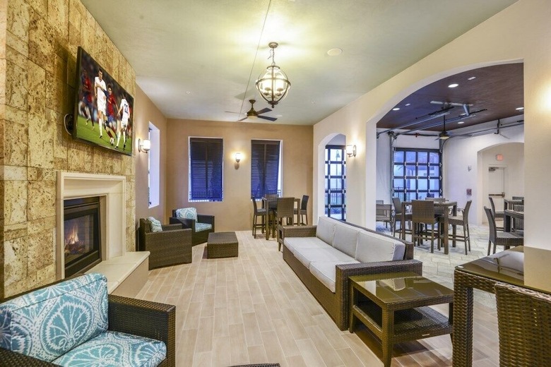 Villa 8 Bedroom Vacation Home In Windsor At Westside