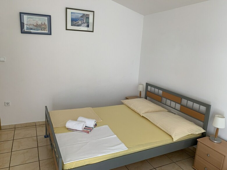 Apartments Mate With Pool