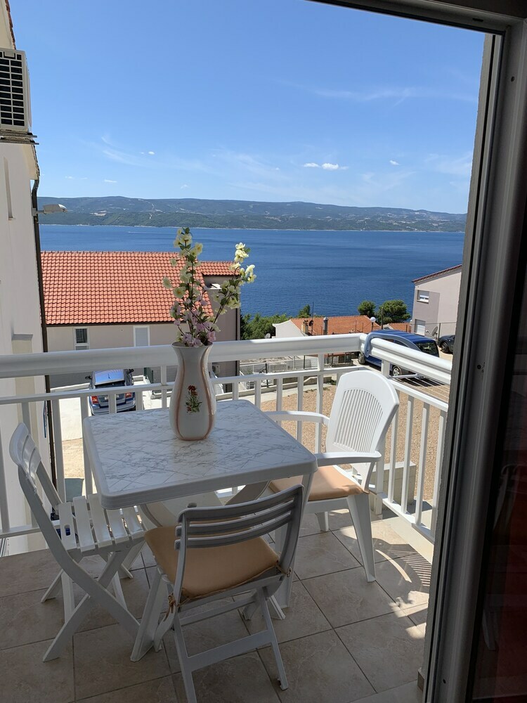 Apartments Mate With Pool