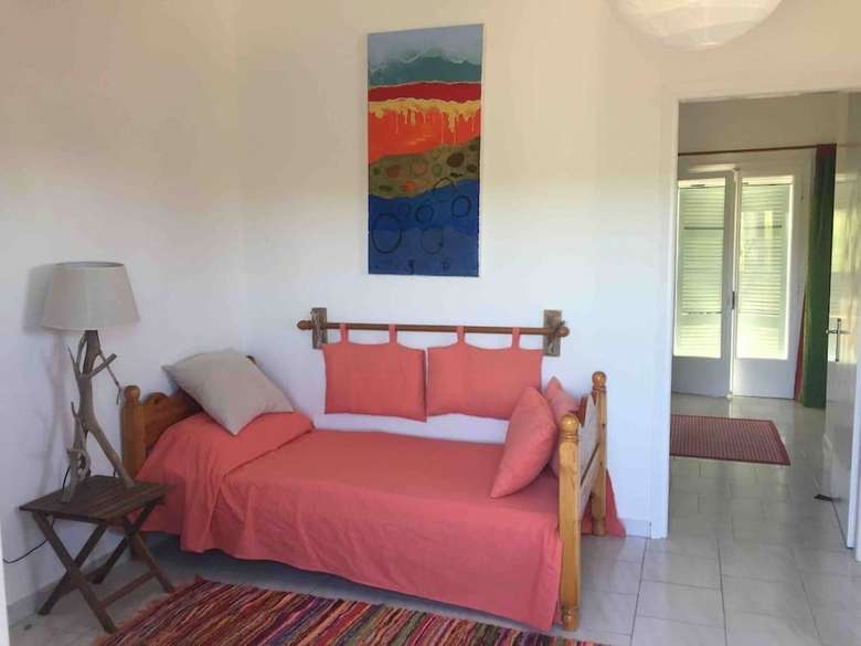 Relaxing Retreat In Chalikounas: Apartment