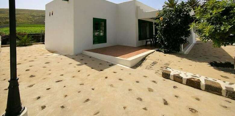 Villa - 3 Bedrooms With Pool - 103089