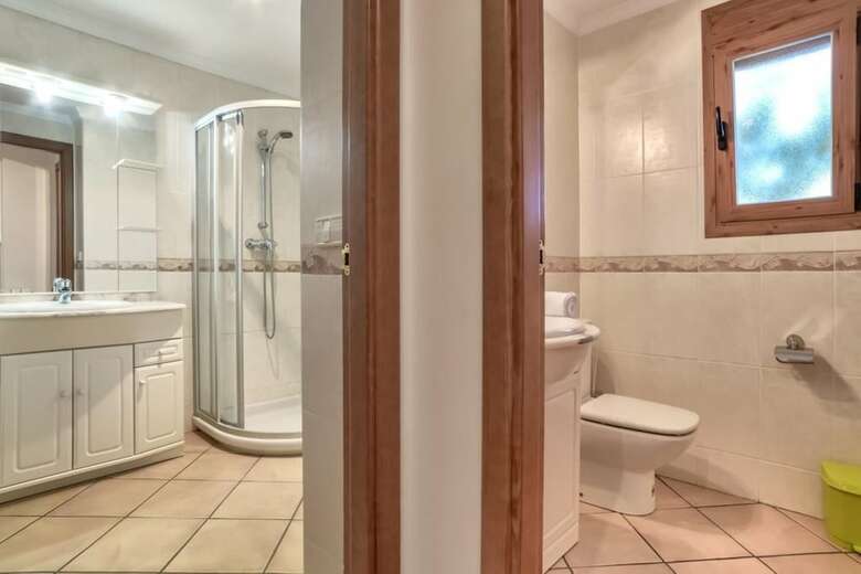 Villa - 7 Bedrooms With Pool And Wifi - 106439
