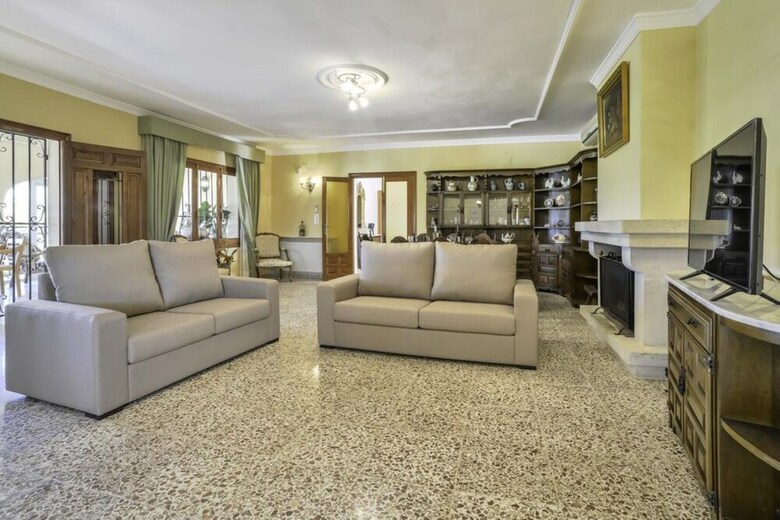 Villa - 4 Bedrooms With Pool And Wifi - 107481