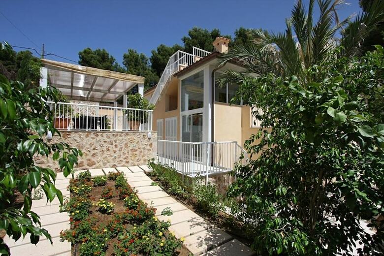 Villa - 4 Bedrooms With Pool And Wifi - 103196