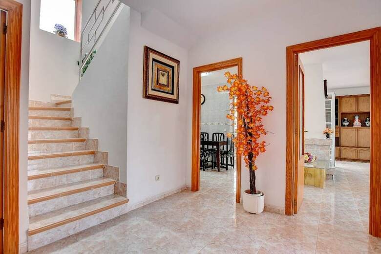 Villa - 5 Bedrooms With Pool And Wifi - 107783